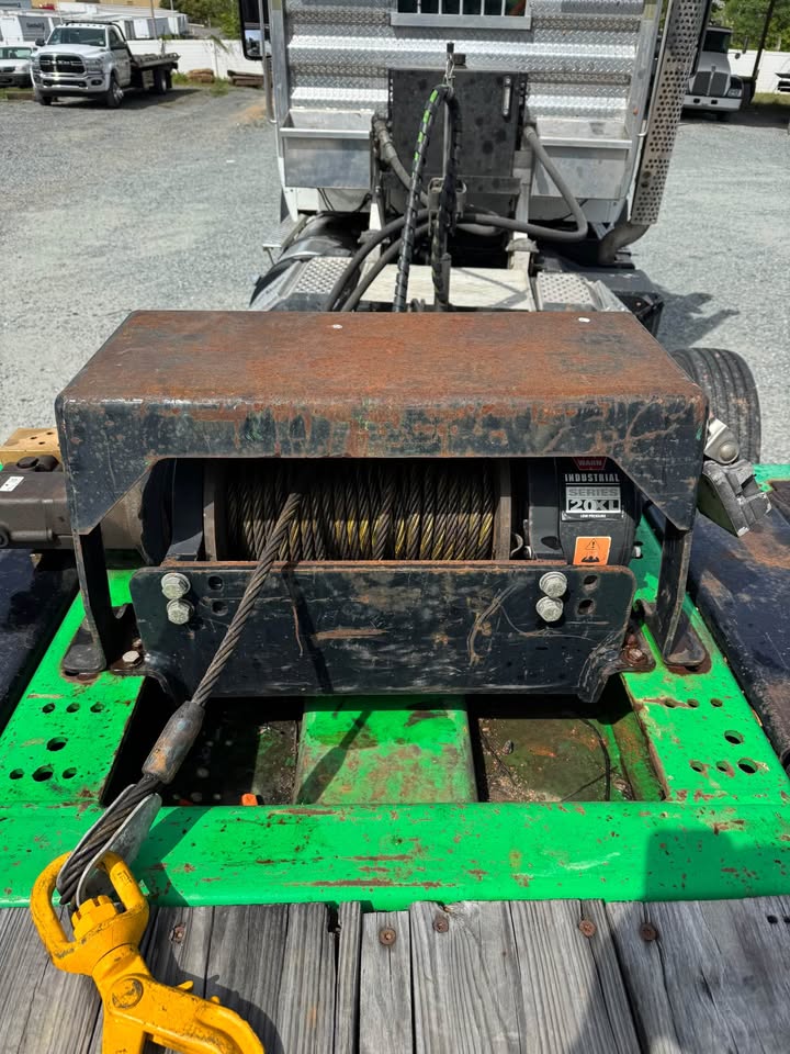 2014 - Landoll 930